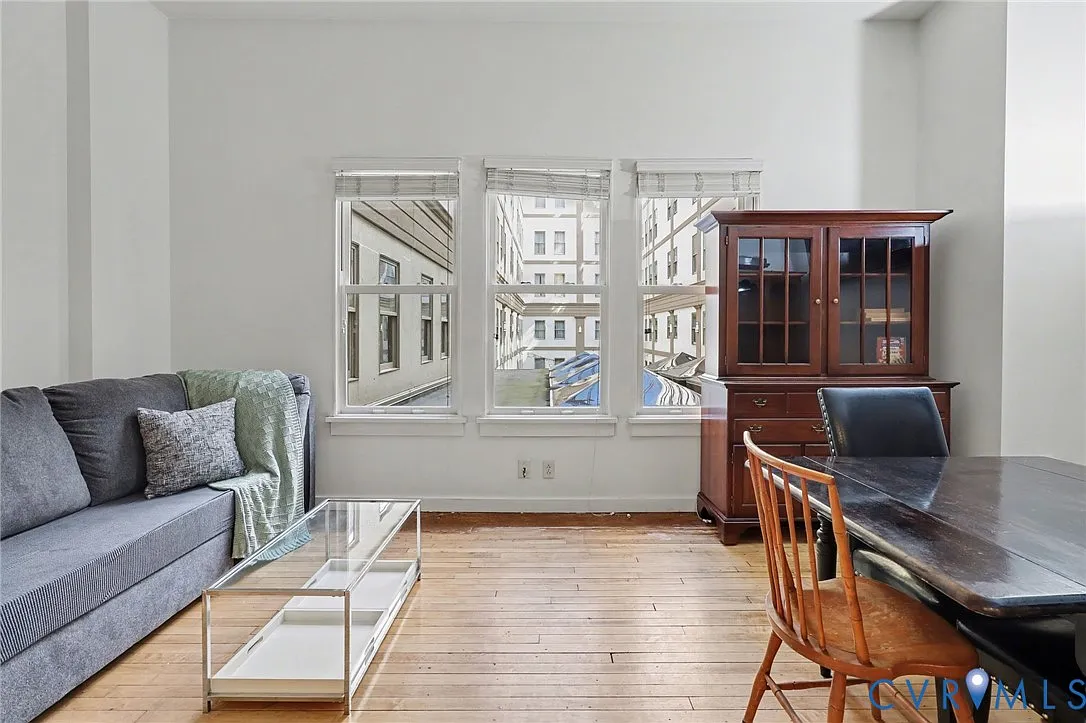 1 bed, 1.0 bath, 688 sqft, $2,100 — Photo 4