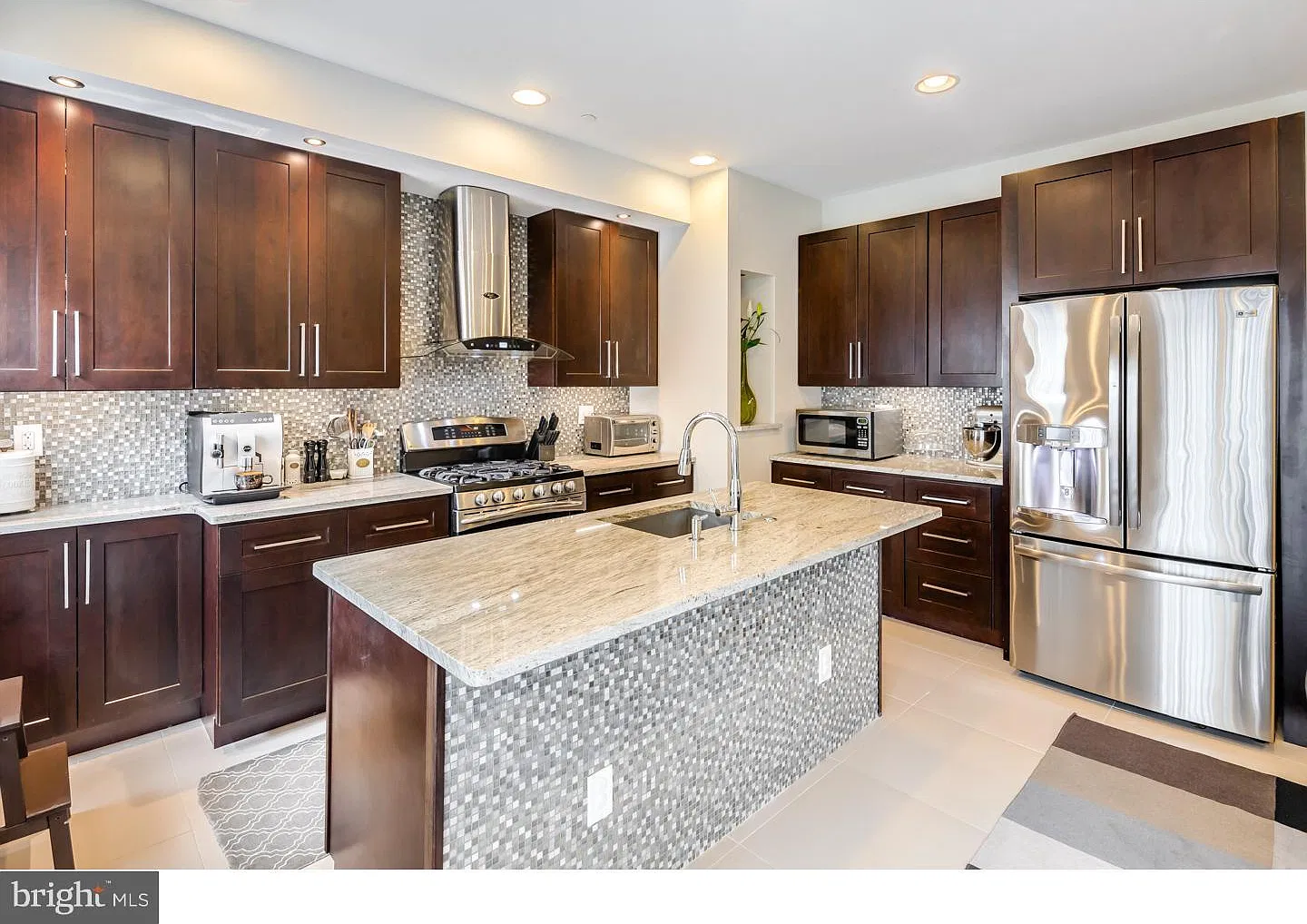 3 bed, 2162 sqft, $3,800 — Photo 3