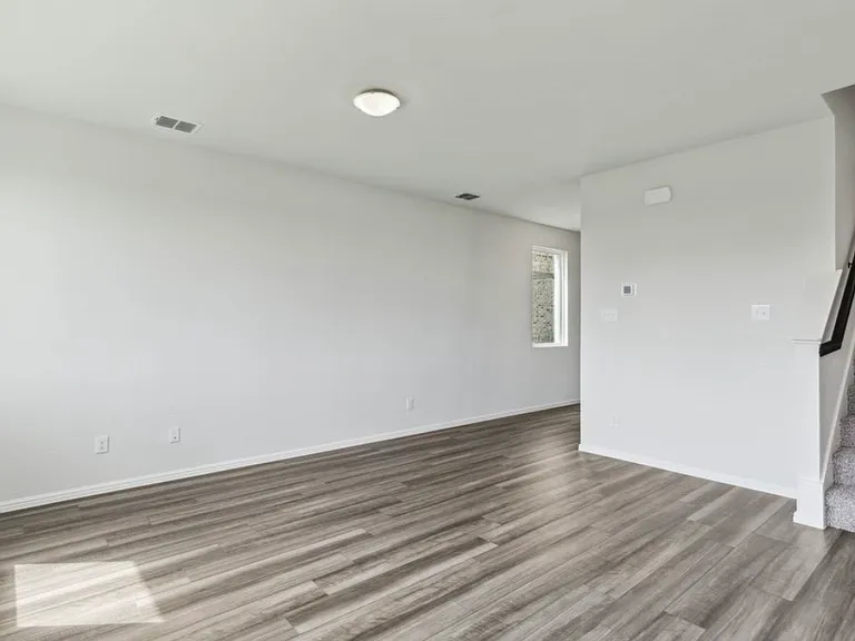 1328 Middlebrooks Dr — Photo 3