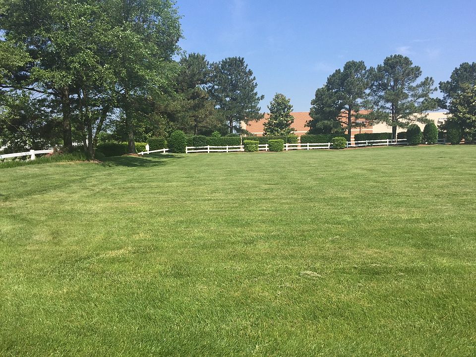2nd image of 3841 Lasalle Dr APT 109