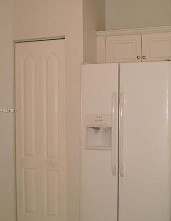 4th image of 9950 NW 32nd St