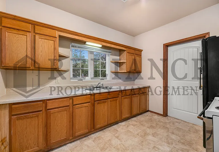 1405 S Ida St — Photo 15