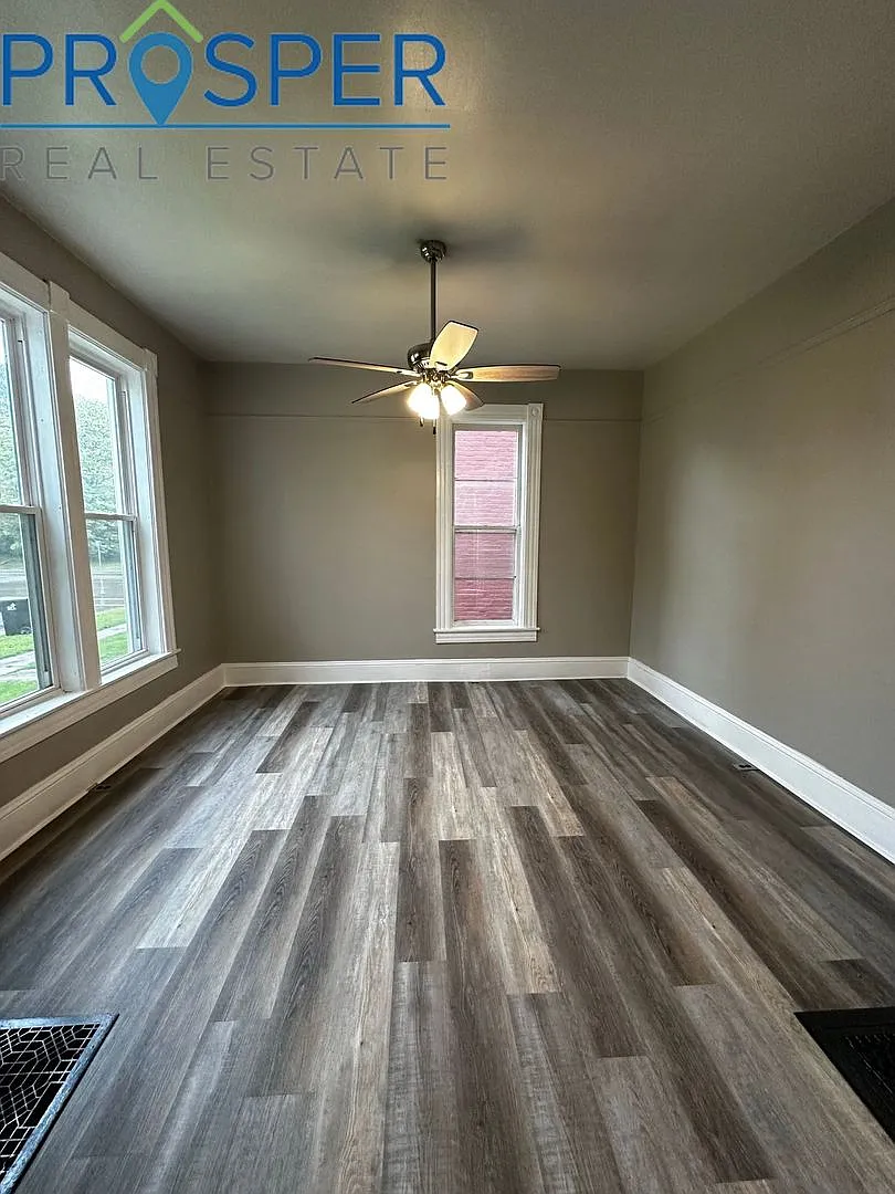 Charming 4 Bedroom House on Earl Street - Available June 2027 — Photo 2