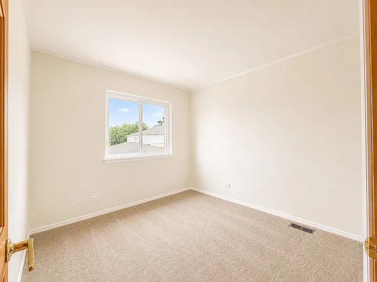 1661 Cornell Dr — Photo 8