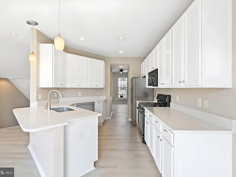 9147 Ribbon Falls Loop — Photo 19