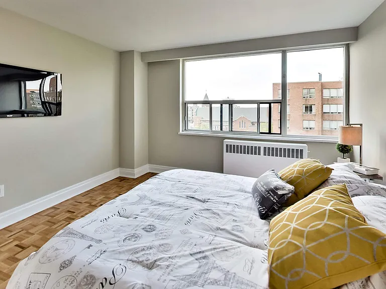 680 Roselawn Ave — Photo 152