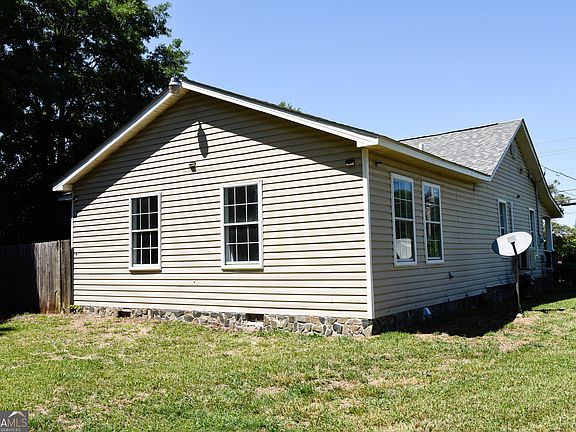 4th image of 428 Searcy Ave