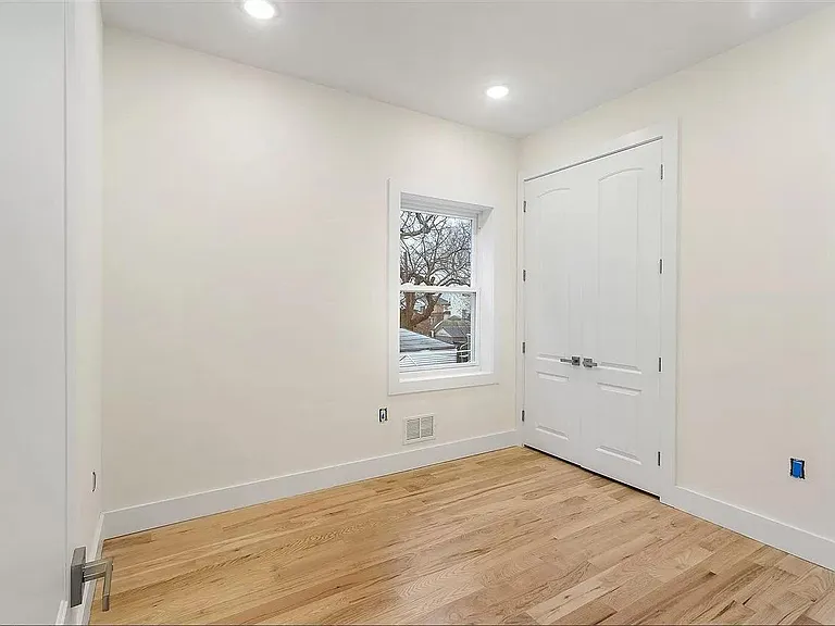 379 Ege Ave — Photo 6