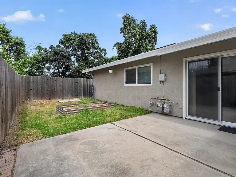 6121 Terrell Dr — Photo 10