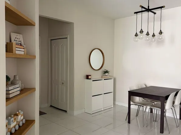 8601 BEACH Boulevard #711, Jacksonville, FL 32216