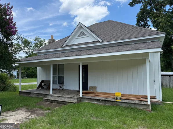 96 Simmons St, Metter, GA 30439