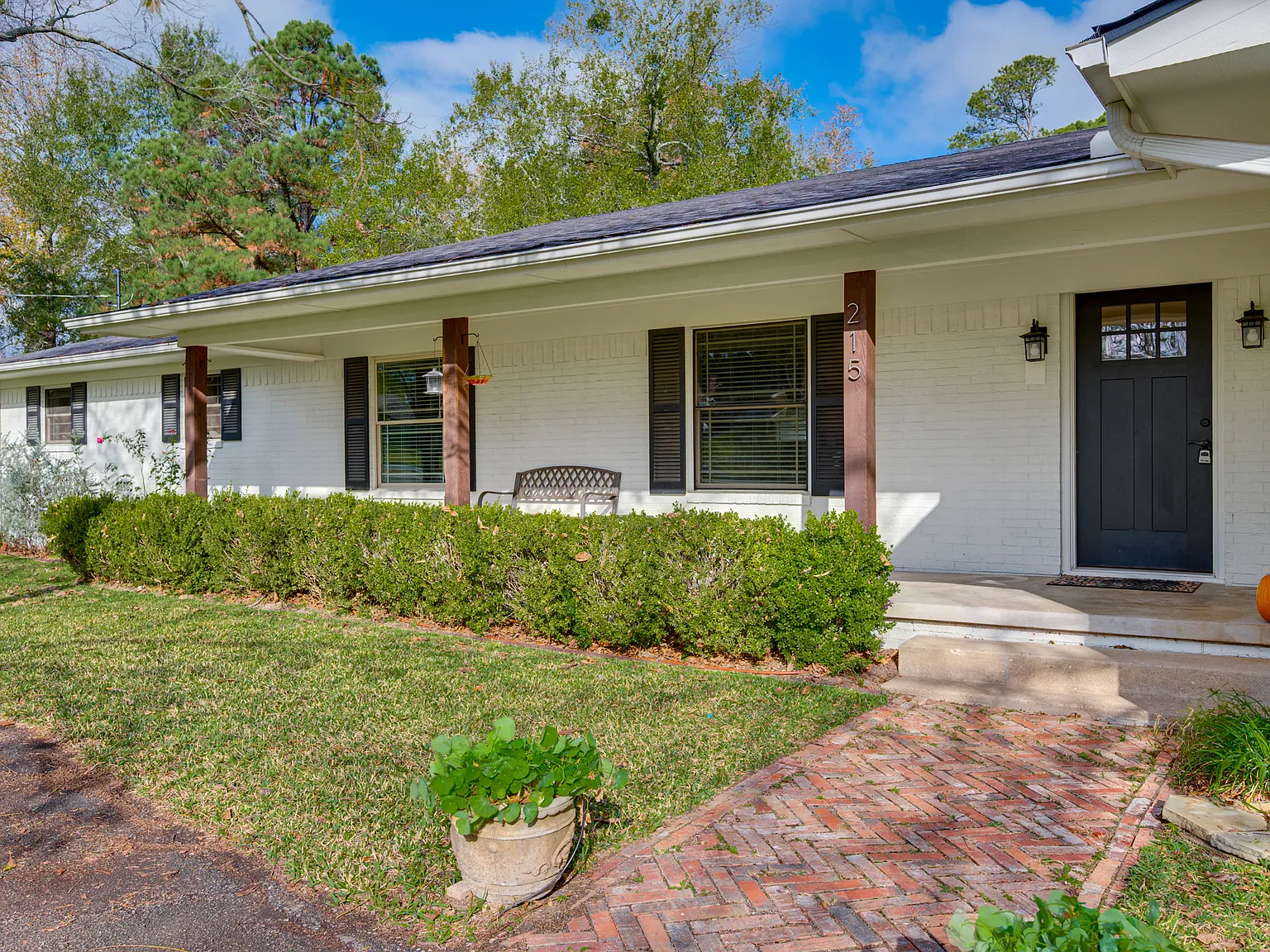 5 bed, 2630 sqft, $3,150 — Photo 4