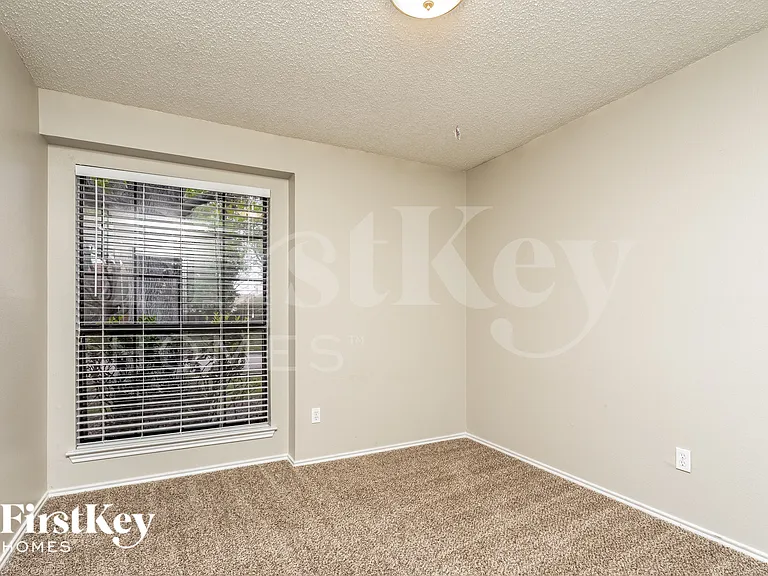 7921 Rice Dr — Photo 12