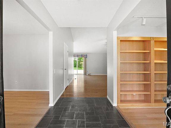 4th image of 11714 Summerwood Dr