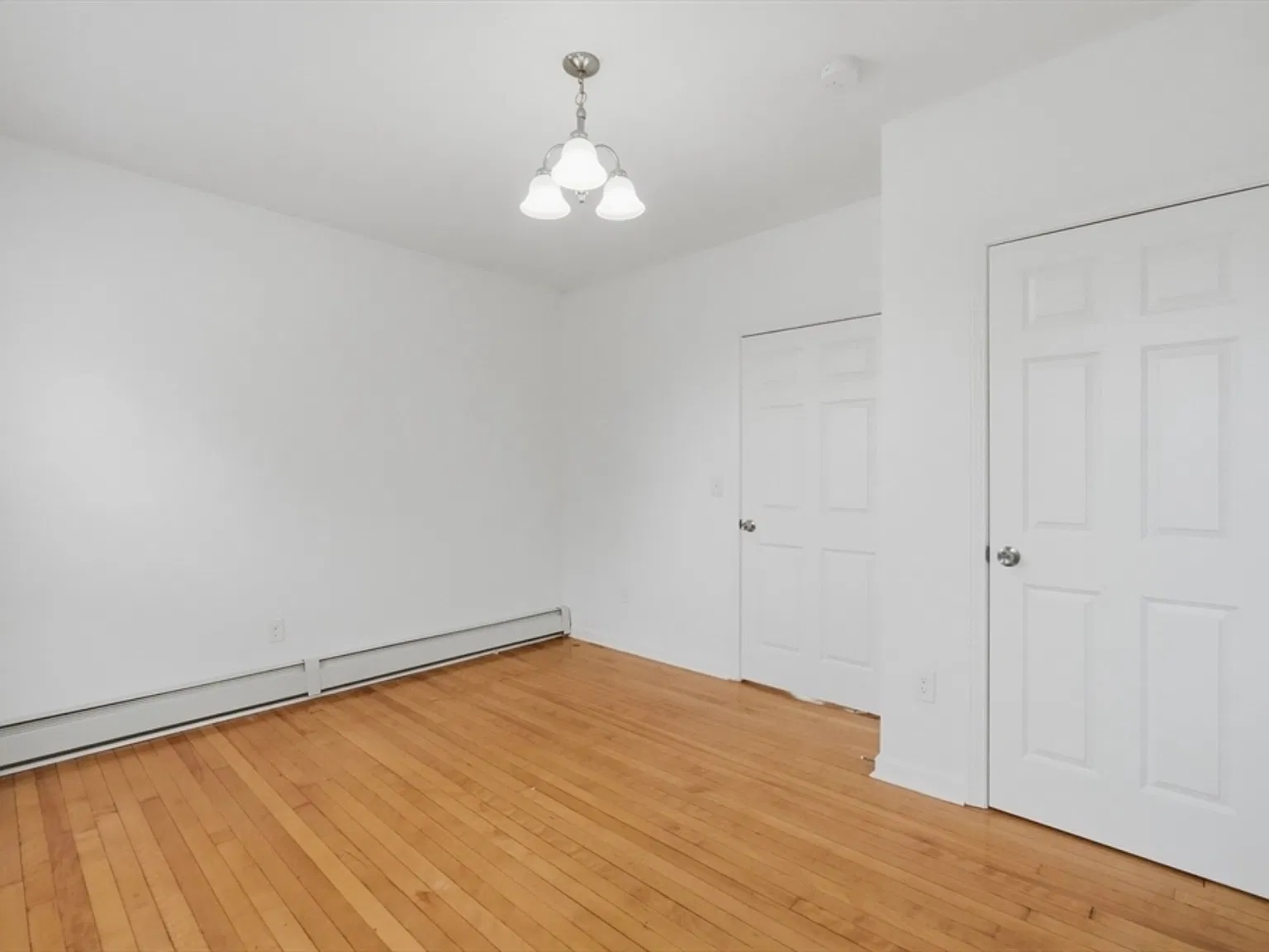 3 bed, $2,200 — Photo 4