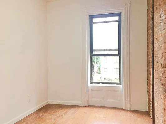 Rented by Bedford Realty USA Corp | media 5