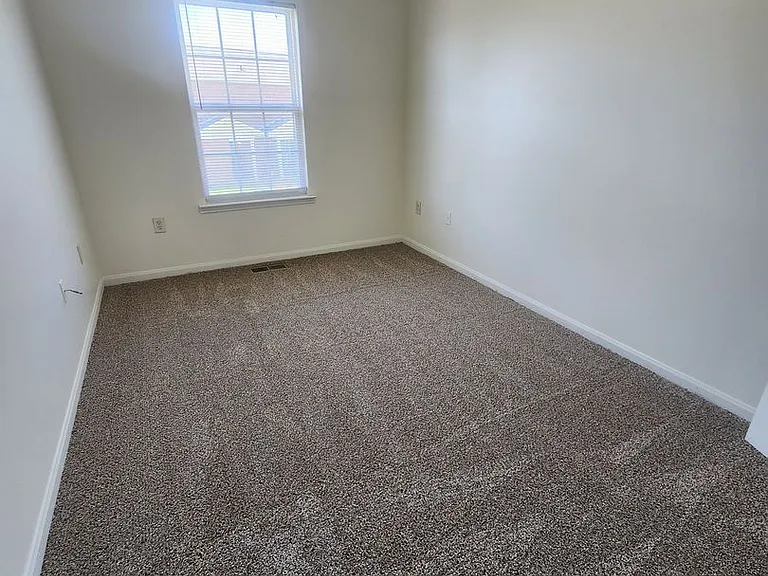 Castlewood Apartments - Huntsville, AL — Photo 19