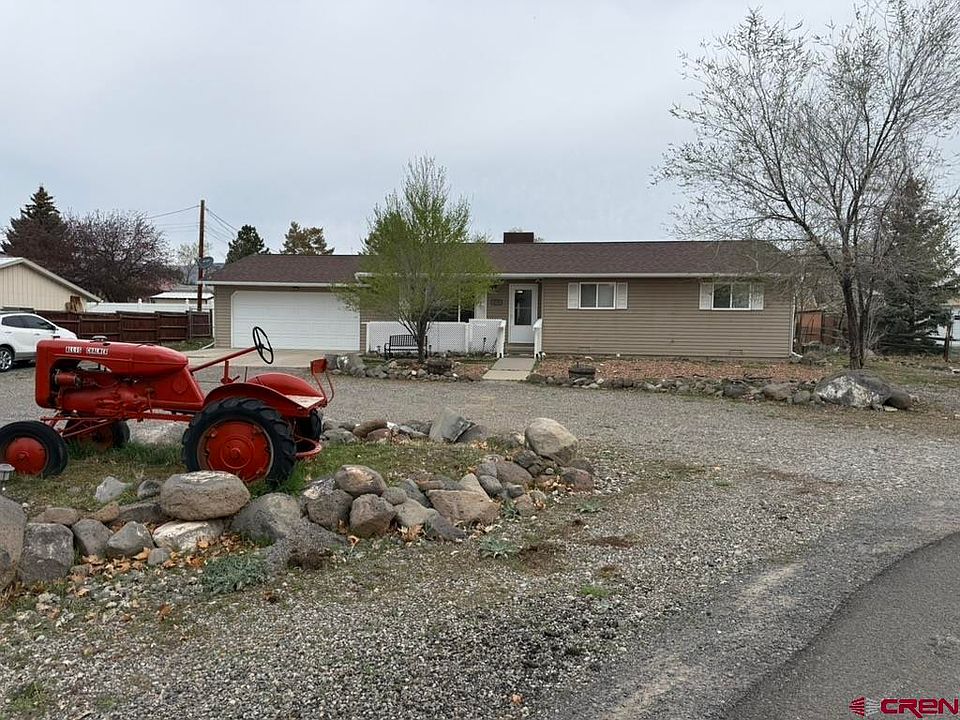 1st image of 470 NE Elder Court