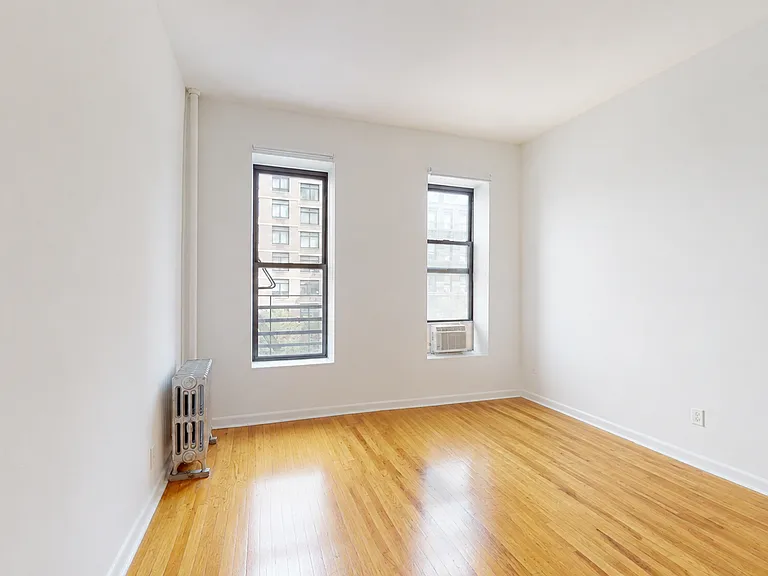 1293 1st Ave #7 — Photo 4