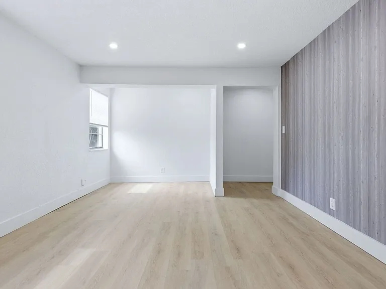 1015 NE 17th Ave — Photo 14