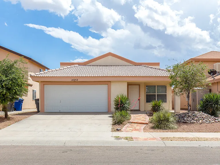 14252 Spanish Point Dr — Photo 1
