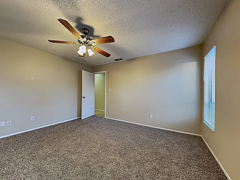 514 San Marie Ave — Photo 3