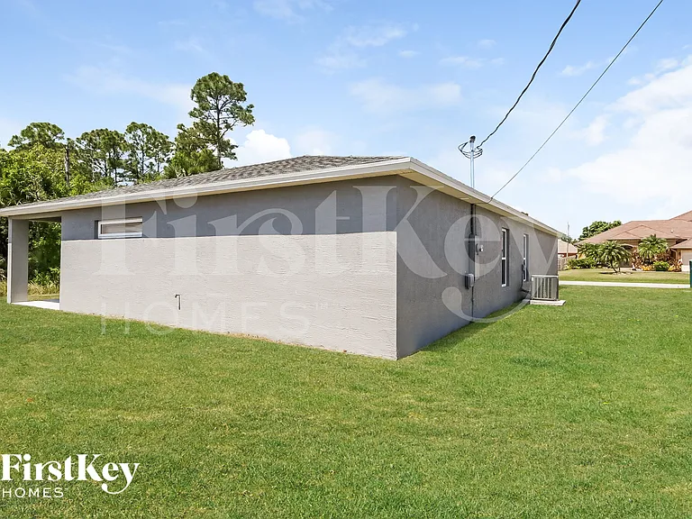 1426 SW Oriole Ln — Photo 15