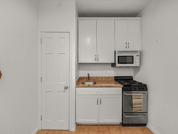 3rd image of 226 E 27th St APT 2A