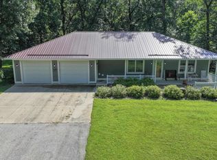 6511 Gilbertville Rd, La Porte City, IA 50651