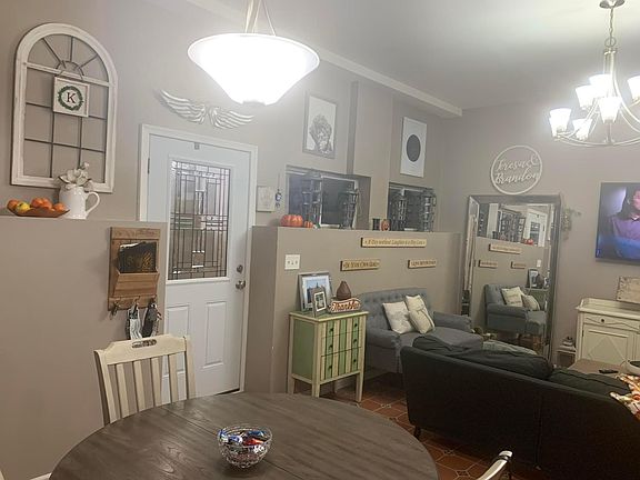 3rd image of 37 Dell Ct