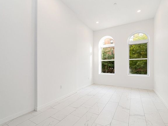 3rd image of 115 W 136th St #1AA