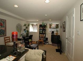 924 N Calvert St APT 3R, Baltimore, MD 21202