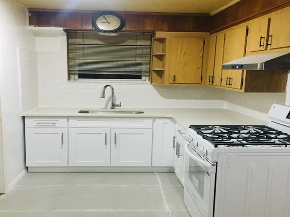 61-82 56th St Floor 1, Maspeth, NY 11378