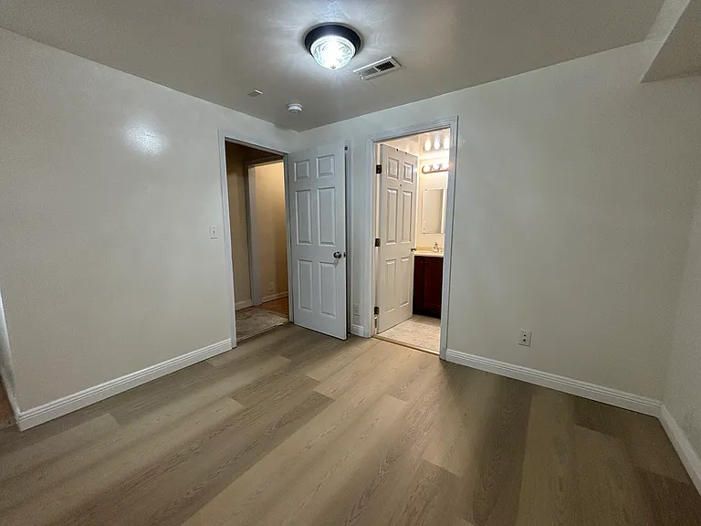 328 Santa Barbara Ave — Photo 1