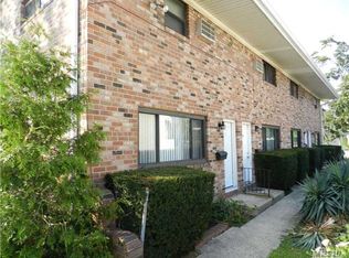 15 Washington Ave, Amityville, NY 11701
