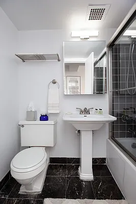 Rented by Global Realty Opportunities | media 12