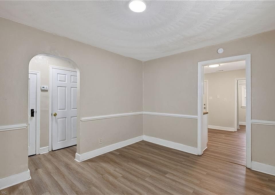 1st image of 1220 32nd St