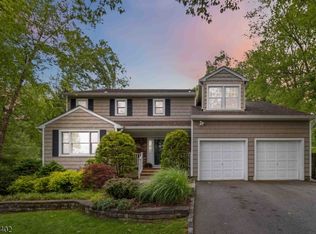 1 Deborah Dr, Morristown, NJ 07960