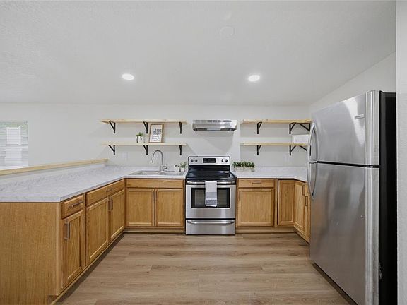 4th image of 11602 LEWIS AVENUE