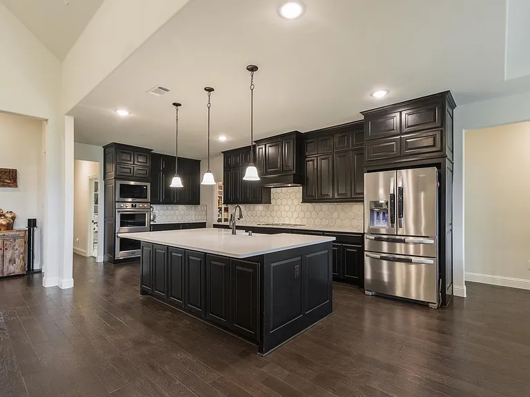 612 Ambergate Dr — Photo 15