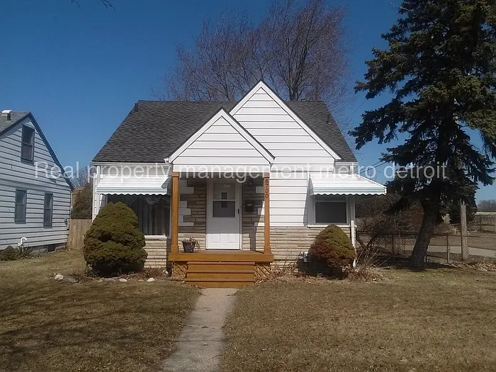 8700 Leroy St photo 1