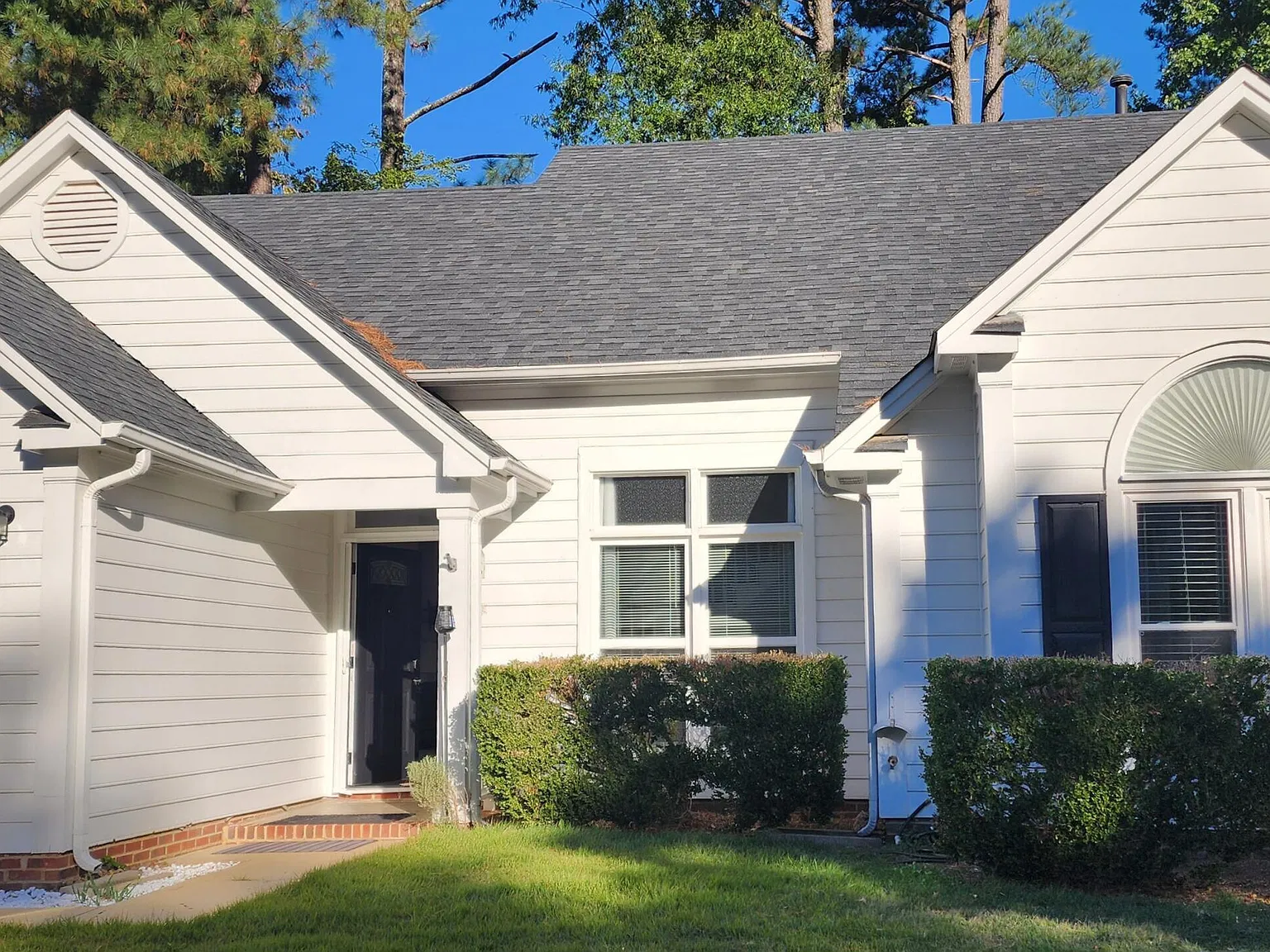 3 bed, 2.5 bath, $2,150 — Photo 1