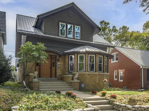 709 East Oklahoma AVENUE, Milwaukee, WI 53207