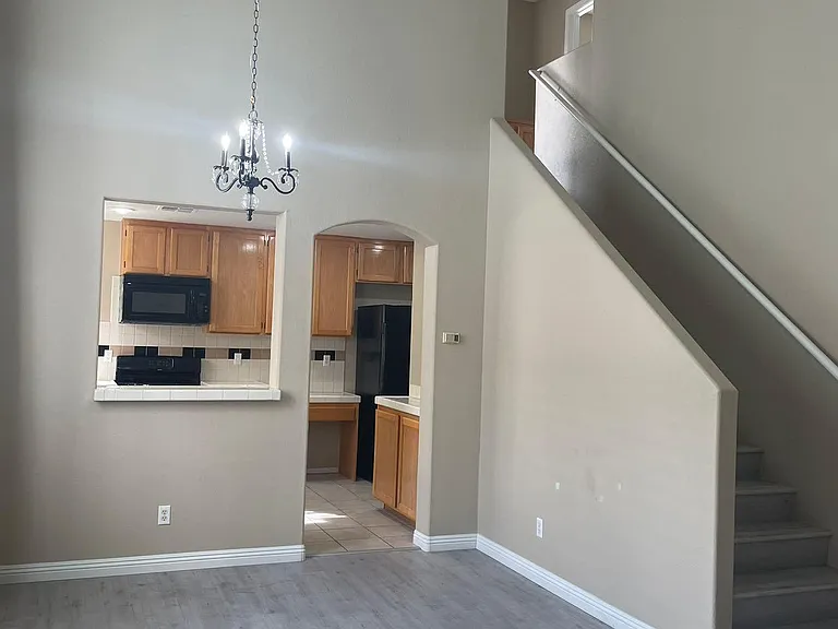 9316 Canalino Dr — Photo 2