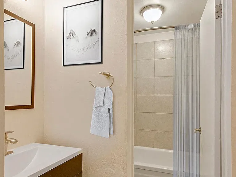 Emerson Flats — Photo 5