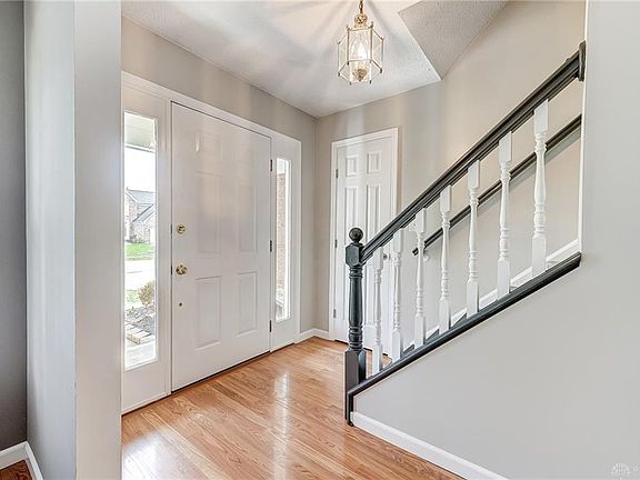 4th image of 35 Berryhill Ct