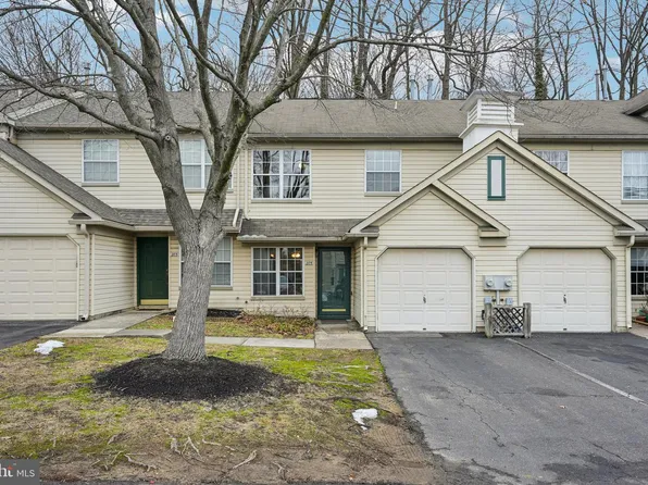 205 Stonebridge Blvd, New Castle, DE 19720