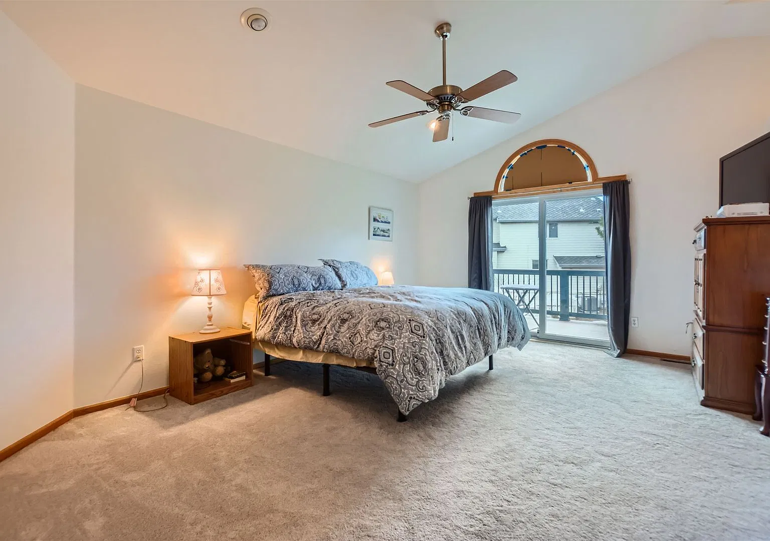 Spacious Haven: 4 BDR Home in Louisville, CO — Photo 3