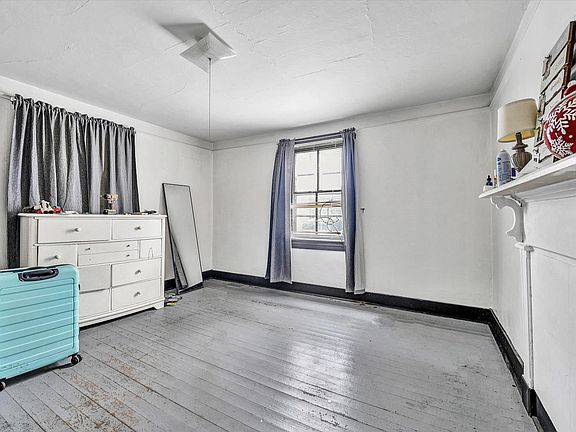 5th image of 1421 Campbell Ave