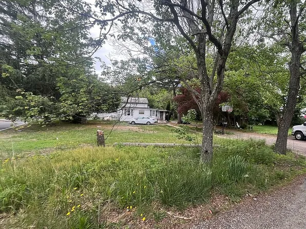 18 Spring Hill Rd, Matawan, NJ 07747